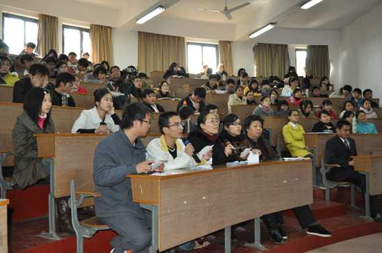 华东神学院学生举行第二十五届学生会选举 华东神学院学生举行第二十五届学生会选举