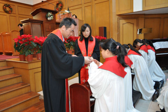 圣诞感恩献心圣餐礼拜和圣诞联欢 圣诞感恩献心圣餐礼拜和圣诞联欢