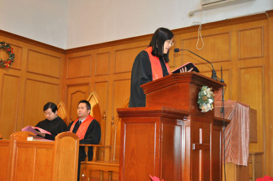 圣诞感恩献心圣餐礼拜和圣诞联欢 圣诞感恩献心圣餐礼拜和圣诞联欢