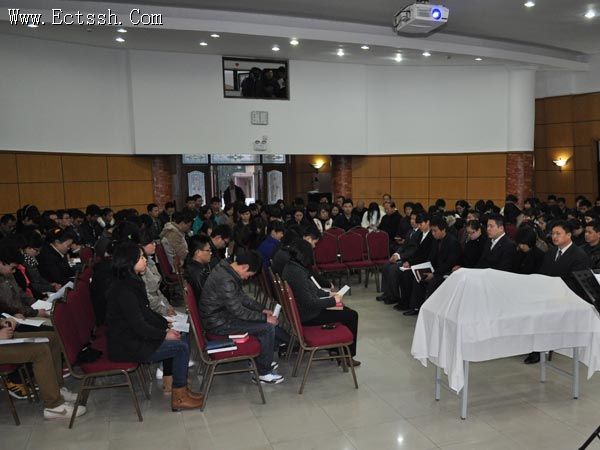 华东神学院举行纪念救主受难圣餐礼拜 华东神学院举行纪念救主受难圣餐礼拜