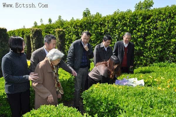 ������ѧԺʦ���μ��廳���������̰���ǰ����ɨĹ�