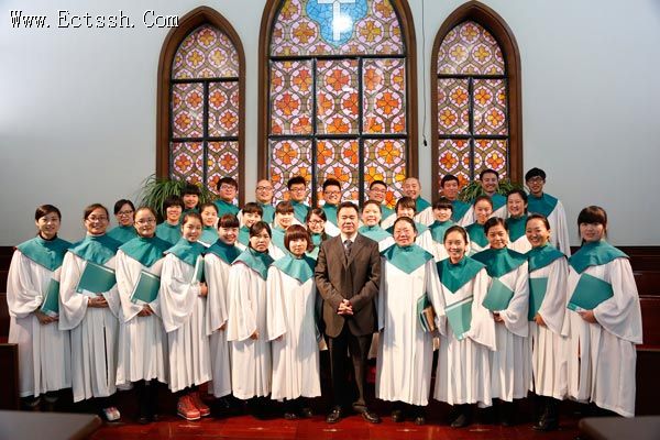 华东神学院学生在怀恩堂参加崇拜并献唱 华东神学院学生在怀恩堂参加崇拜并献唱