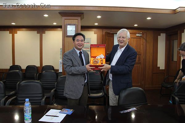 �������������ϻ�����ŷ��ʻ�����ѧԺ