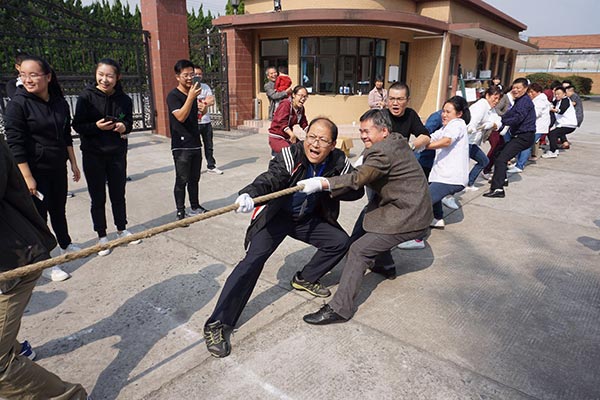 ������ѧԺ���е�32���˶���