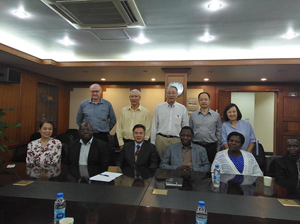 л������ʦ�Ӵ��ڸɴ�ʥ������ϯ������˹̹��•��������һ��