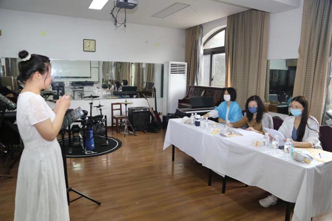 ������ѧԺ����ʥ�ֱ��ƺ���ѧ������������